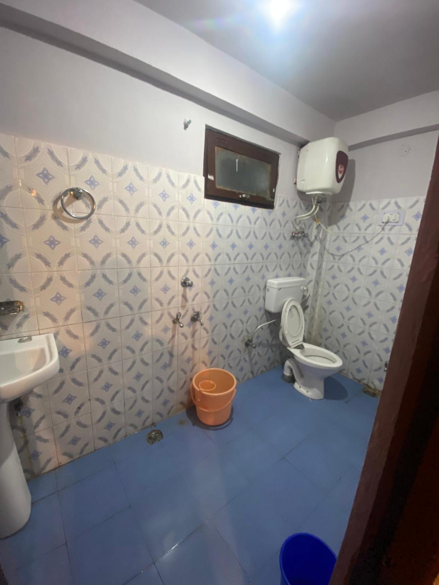 Freedom Cafe Hotel Kalgha Екстериор снимка