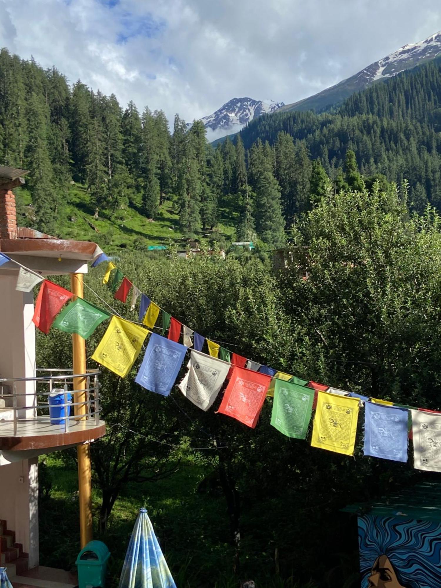 Freedom Cafe Hotel Kalgha Екстериор снимка